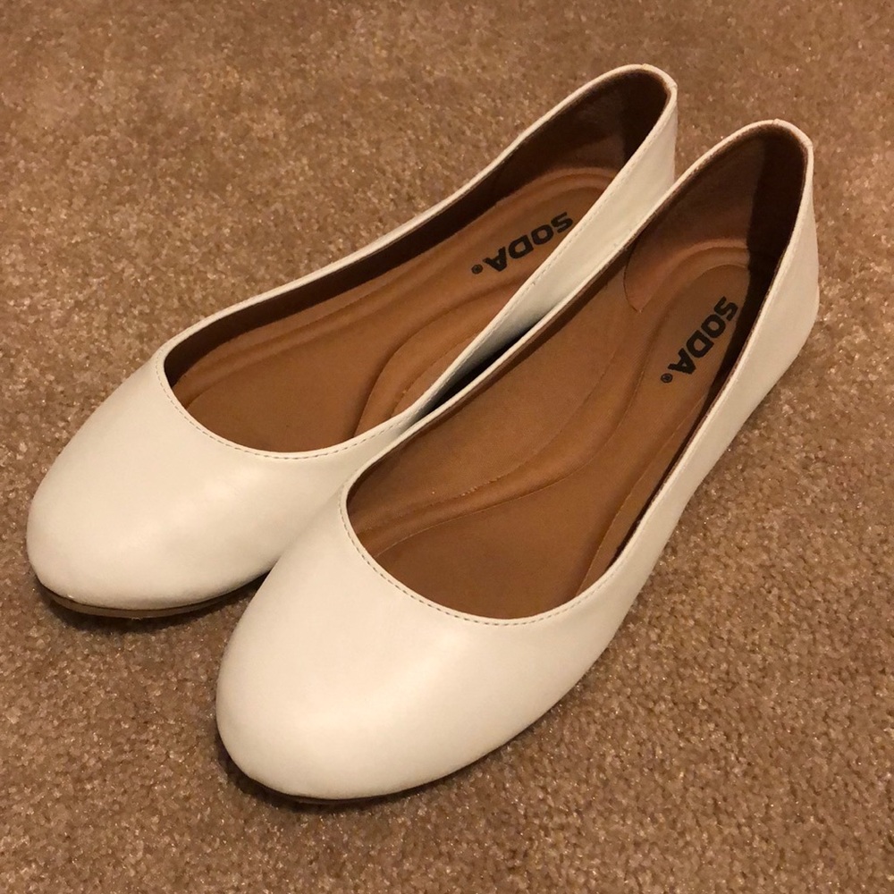 womens white size 10 flats
